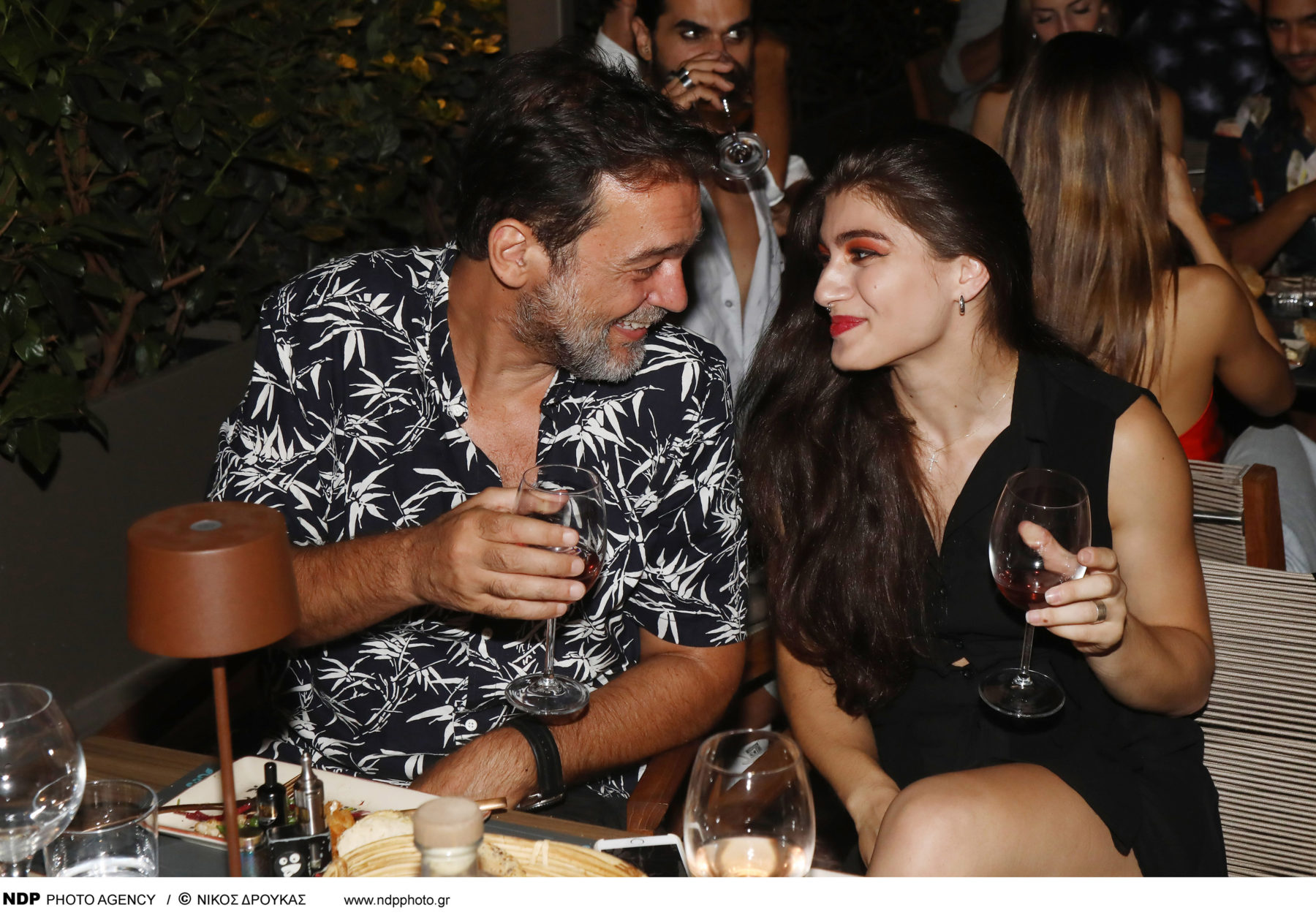 Κωνσταντίνος Καζάκος: Βραδινή έξοδος με την 23χρονη σύντροφό του [φωτογραφίες]