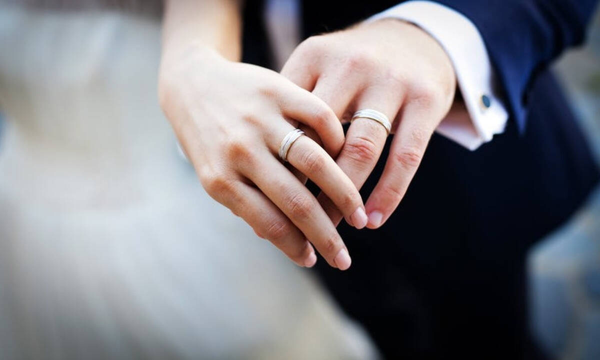 Έρχεται γάμος… Ολυμπιακών διαστάσεων! Ο κούκλος Ολυμπιονίκης και η πανέμορφη ηθοποιός φορούν βέρα στο δεξί