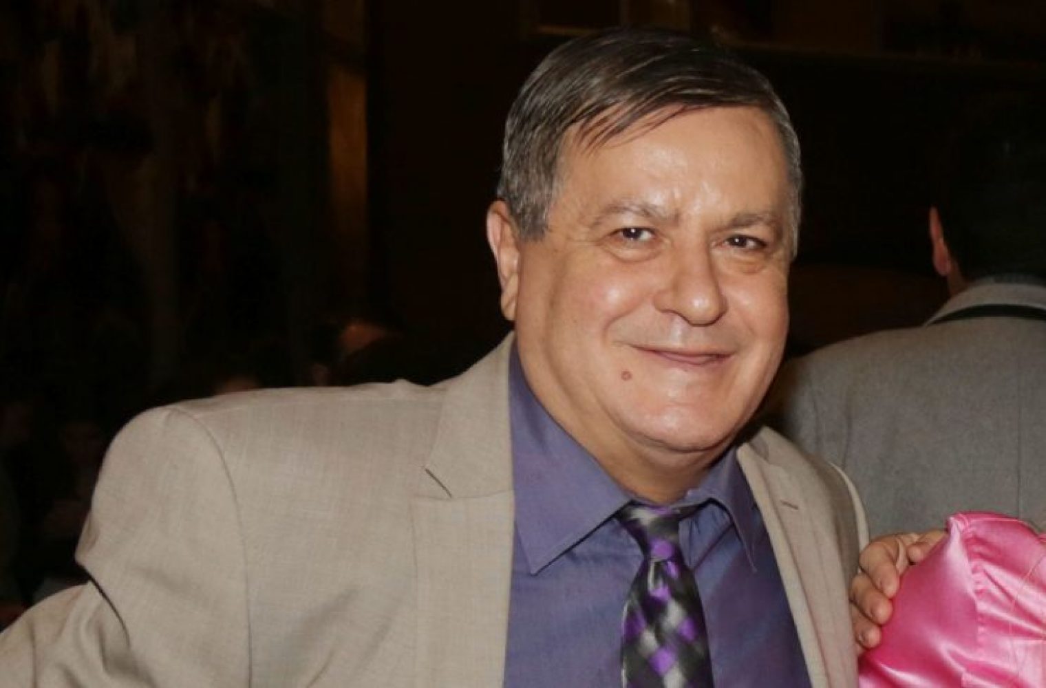 Γιάννης Καπετάνιος: χειρουργήθηκε στο χέρι και δεν έχει σταματήσει τις παραστάσεις - Τι λέει ο Μάρκος Σεφερλής