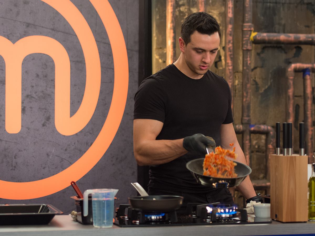 Masterchef: ο Λάμπρος Βακιάρος τρολάρει τον Άκη Πετρετζίκη - «Είσαι ο μόνος χωρίς τρόπαιο»