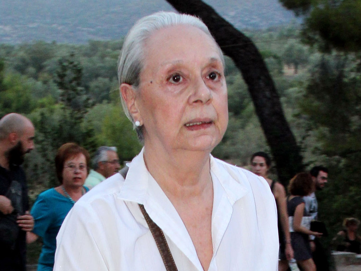 Μάγια Λυμπεροπούλου: Το τελευταίο «αντίο» στην κορυφαία ηθοποιό [φωτογραφίες]