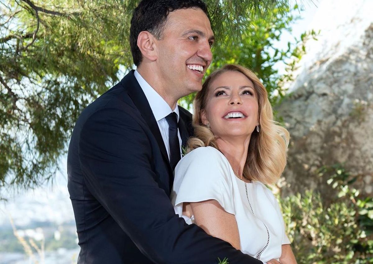 Τζένη Μπαλατσινού – Βασίλης Κικίλιας: Νέες φωτογραφίες από τη βάπτιση του γιου τους στην Πάτμο