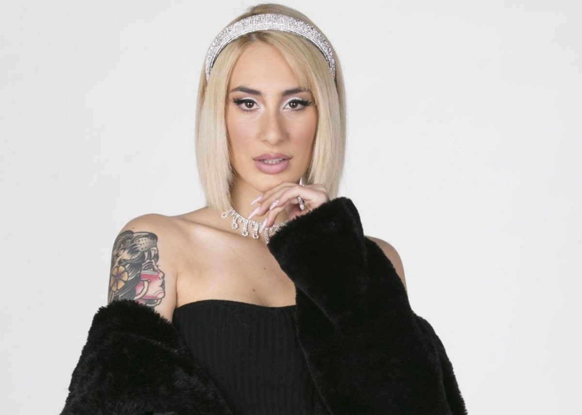 Κιάρα Μαρκέζη: η εγγονή του Άκη Τσοχατζόπουλου κολάζει τη Μύκονο (φωτογραφίες)