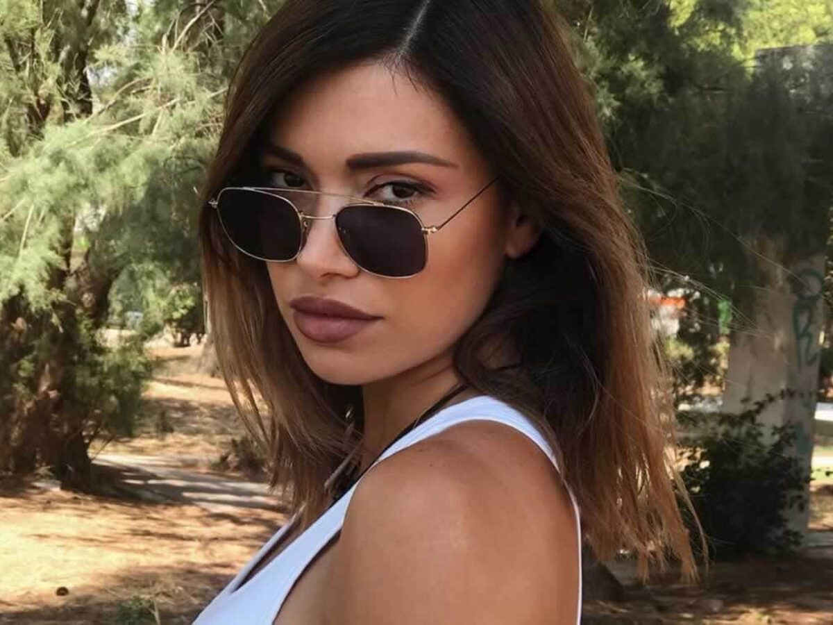 Όλγα Φαρμάκη: οι πρώτες διακοπές με την κόρη της στην Κέρκυρα