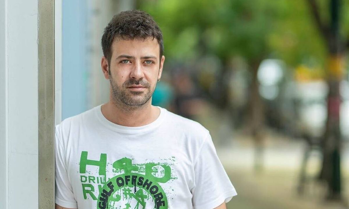 Πέτρος Μπουσουλόπουλος: εμφάνιση-έκπληξη έπειτα από χρόνια! Πήγε να δει τον τηλεοπτικό πατέρα του