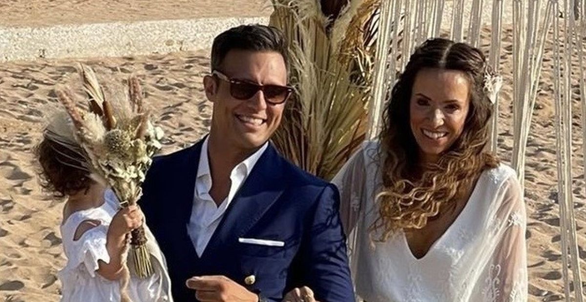 Σάββας Πούμπουρας - Αρετή Θεοχαρίδη: θρησκευτικός γάμος και βάφτιση στις Σπέτσες