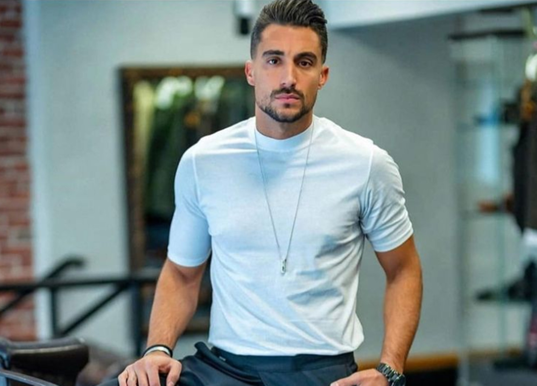 Survivor 4: Ποιος κορωνοϊός; Απίστευτη κοσμοσυρροή στο μαγαζί του Σάκη Κατσούλη