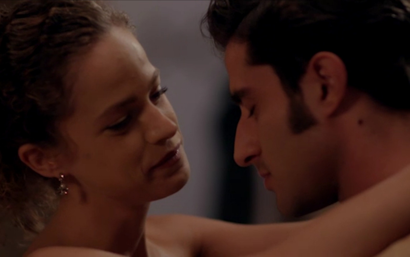 Έλλη Τρίγγου - Γιάννης Βασιλώττος: αναθέρμανση του ειδυλλίου της Ασημίνας και του Μπάμπη από τις Άγριες μέλισσες; Ο γάμος που τους έφερε ξανά κοντά