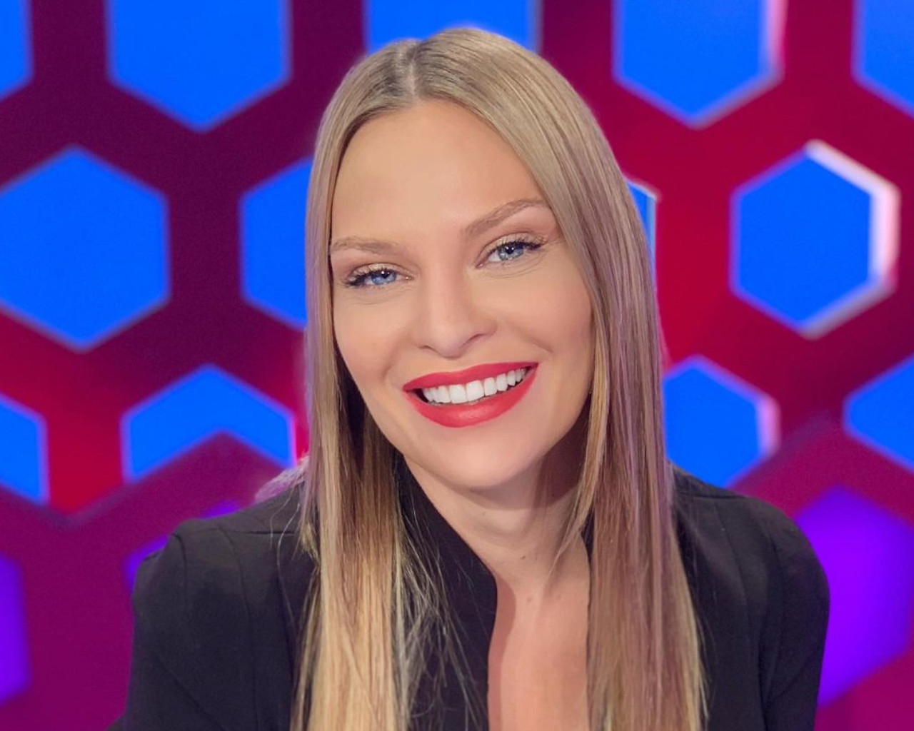 Θα πάθεις σοκ με την κορμάρα της Υβόννης Μπόσνιακ! [Αρετουσάριστη φωτογραφία]