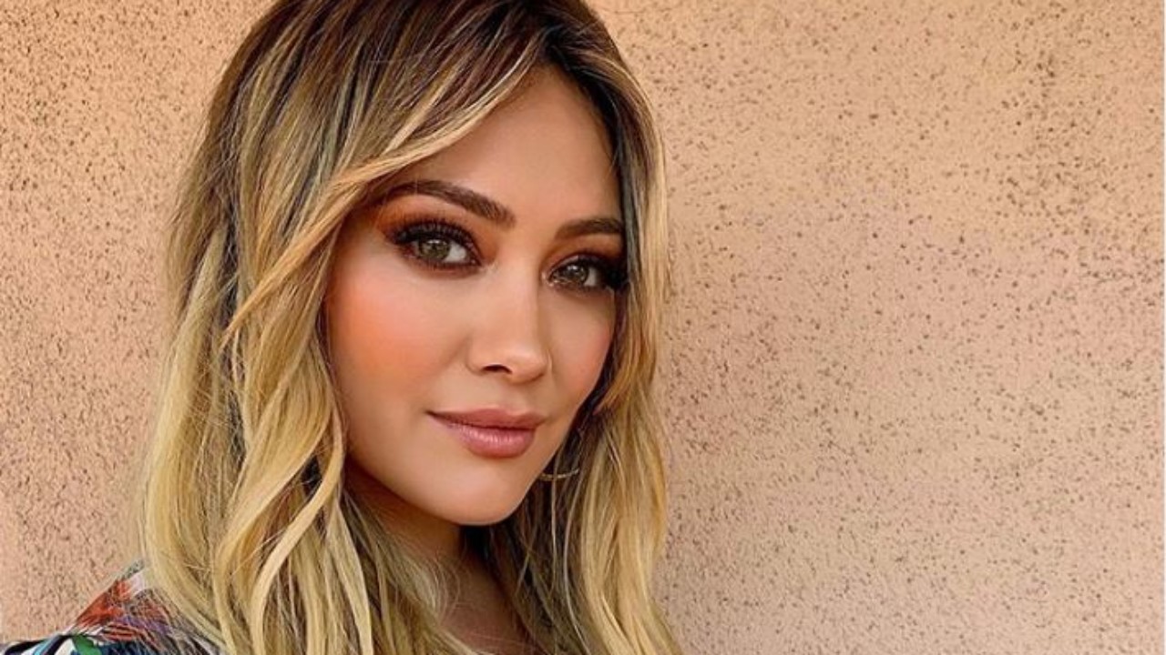 Χίλαρι Νταφ: Δημοσίευσε στο Instagram φωτογραφίες από τον τοκετό της σε πισίνα στο σπίτι της