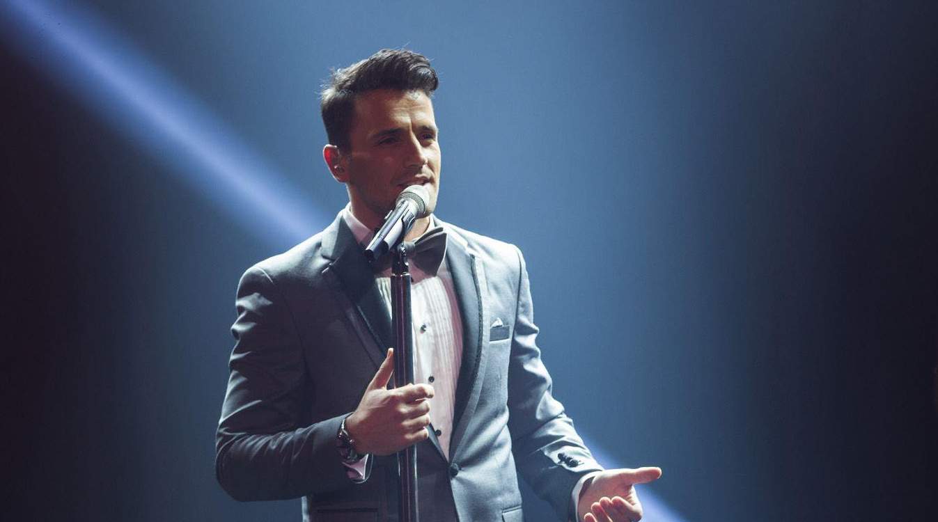 Νίκος Βέρτης: Τι λέει ο δικηγόρος του μετά το λουκέτο και το πρόστιμο στο κέντρο που εμφανίζεται ο τραγουδιστής