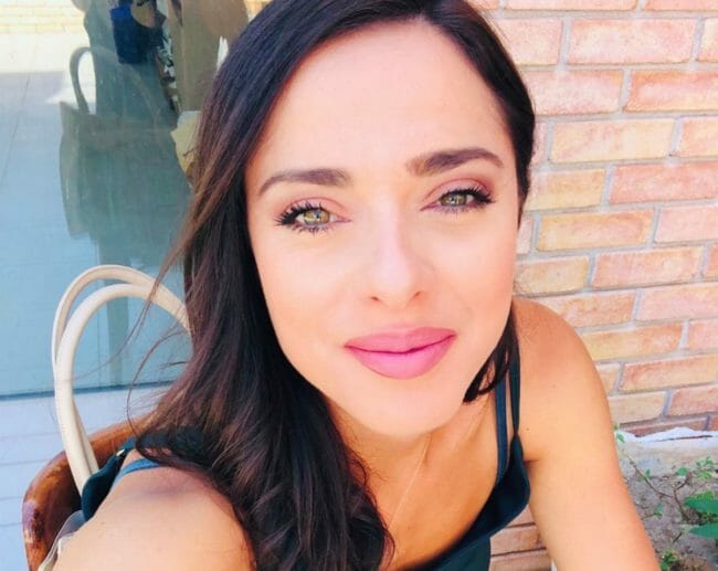 Ευαγγελία Συριοπούλου: Ποζάρει με μπικίνι στον έβδομο μήνα της εγκυμοσύνης της