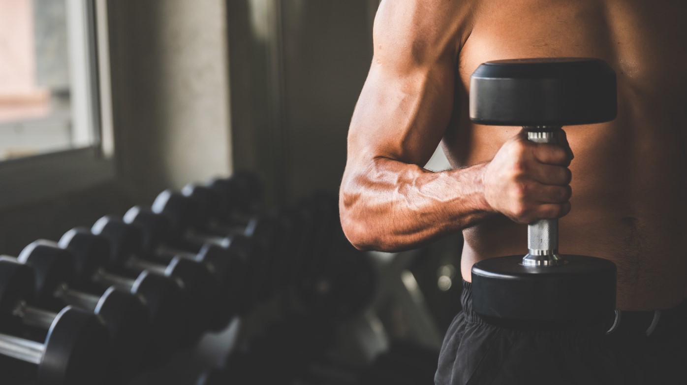 Ύψος: Πόσους πόντους χάνουμε μετά τα 50 και τι σημαίνει αυτό για την υγεία μας