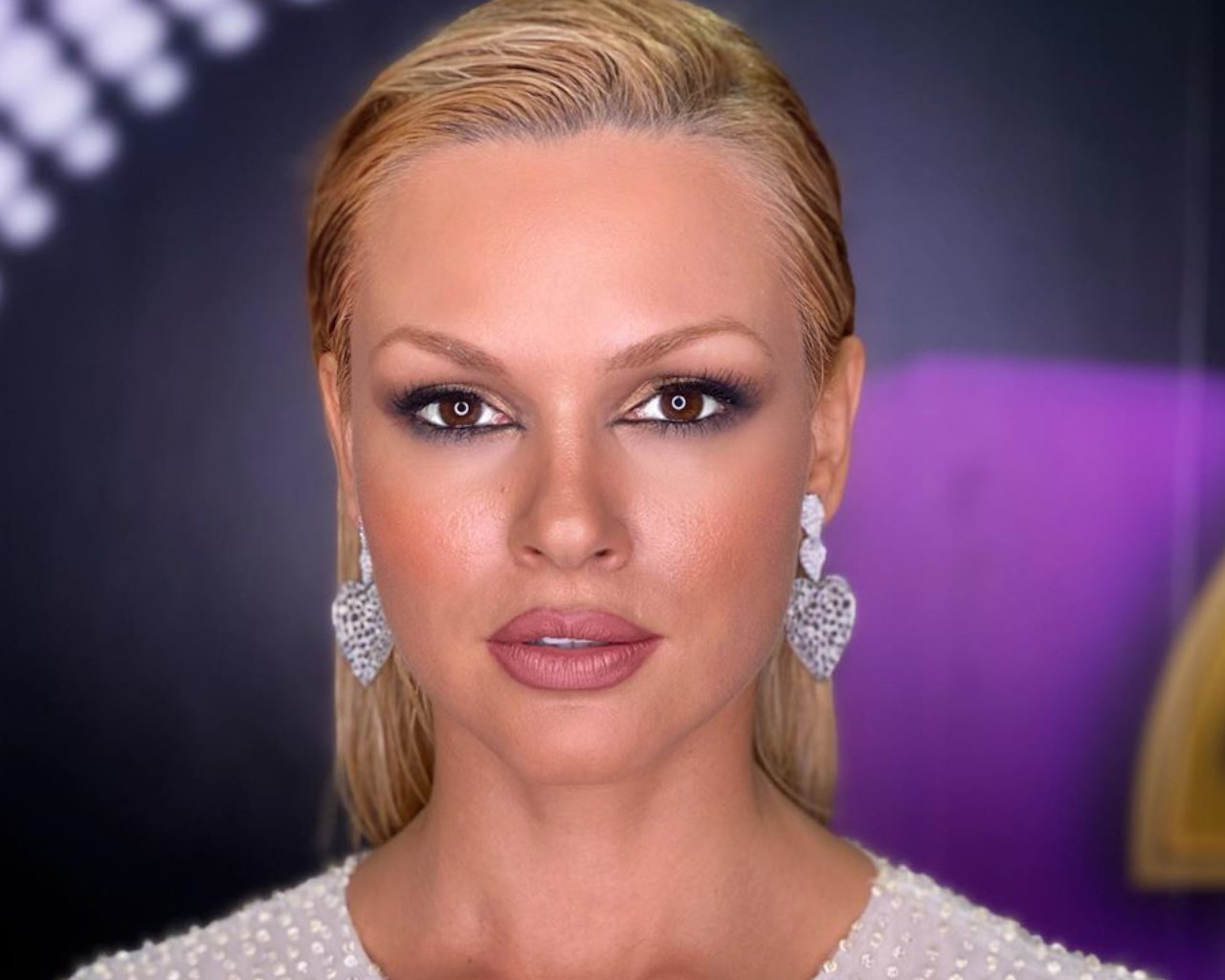 Βίκυ Κάβουρα: Οι τρεις φωτογραφίες με μπικίνι που «έριξαν» το Instagram