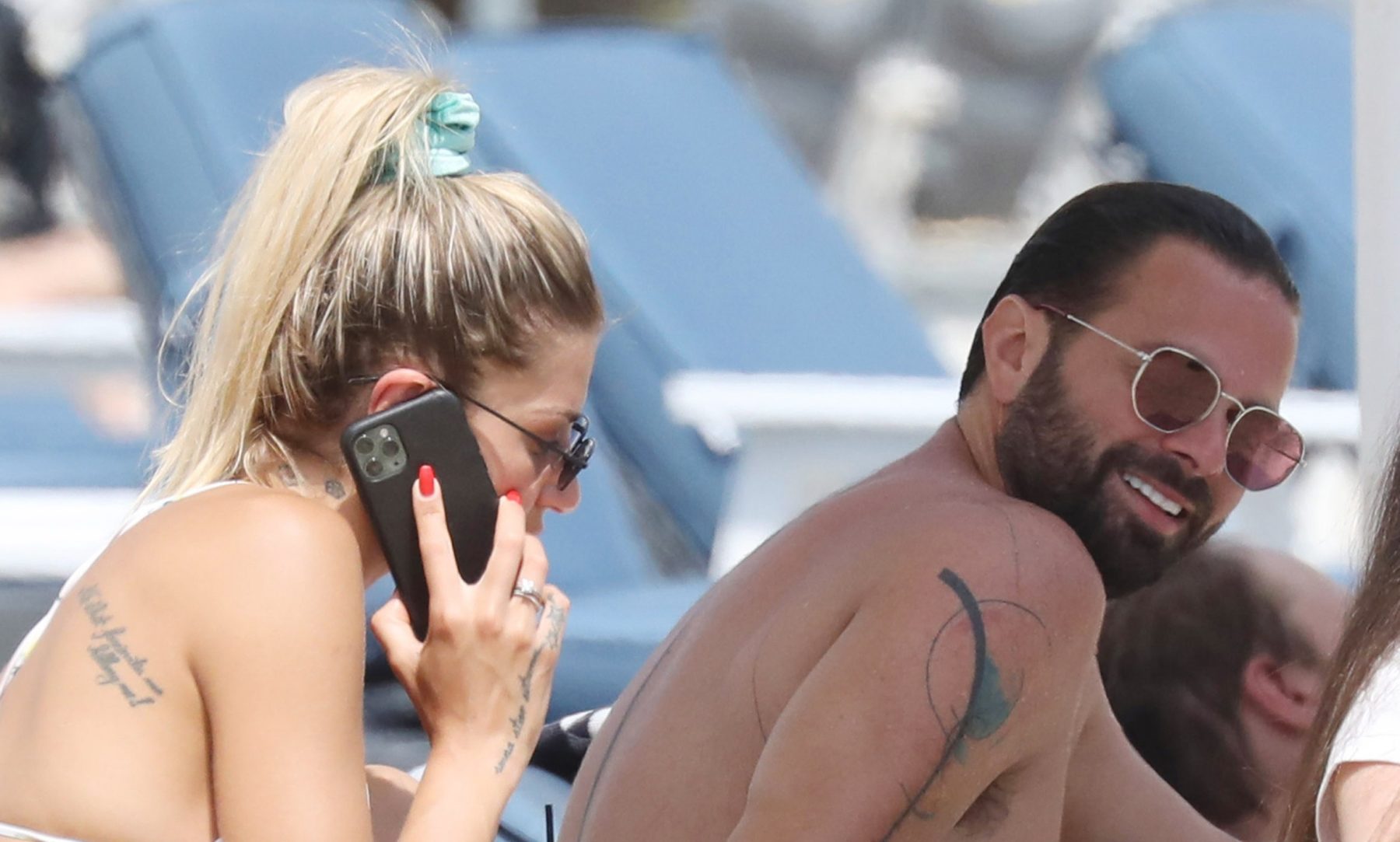 Ηλίας Βρεττός: δημοσίευσε για πρώτη φορά φωτογραφίες με τη σύντροφό του! Τα καυτά (υποβρύχια) φιλιά τους (φωτογραφίες)