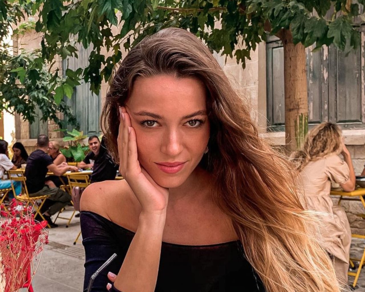 Εβελίνα Σκίτσκο: Το πρώην κορίτσι του GNTM ποζάρει topless και «ρίχνει» το instagram