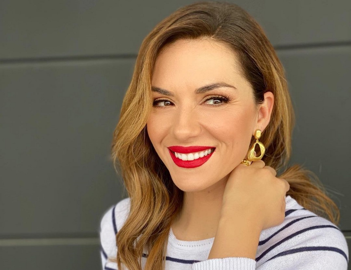 Η Βάσω Λασκαράκη ποζάρει εντελώς άβαφη - Το τρυφερό σχόλιο του Λευτέρη Σουλτάτου