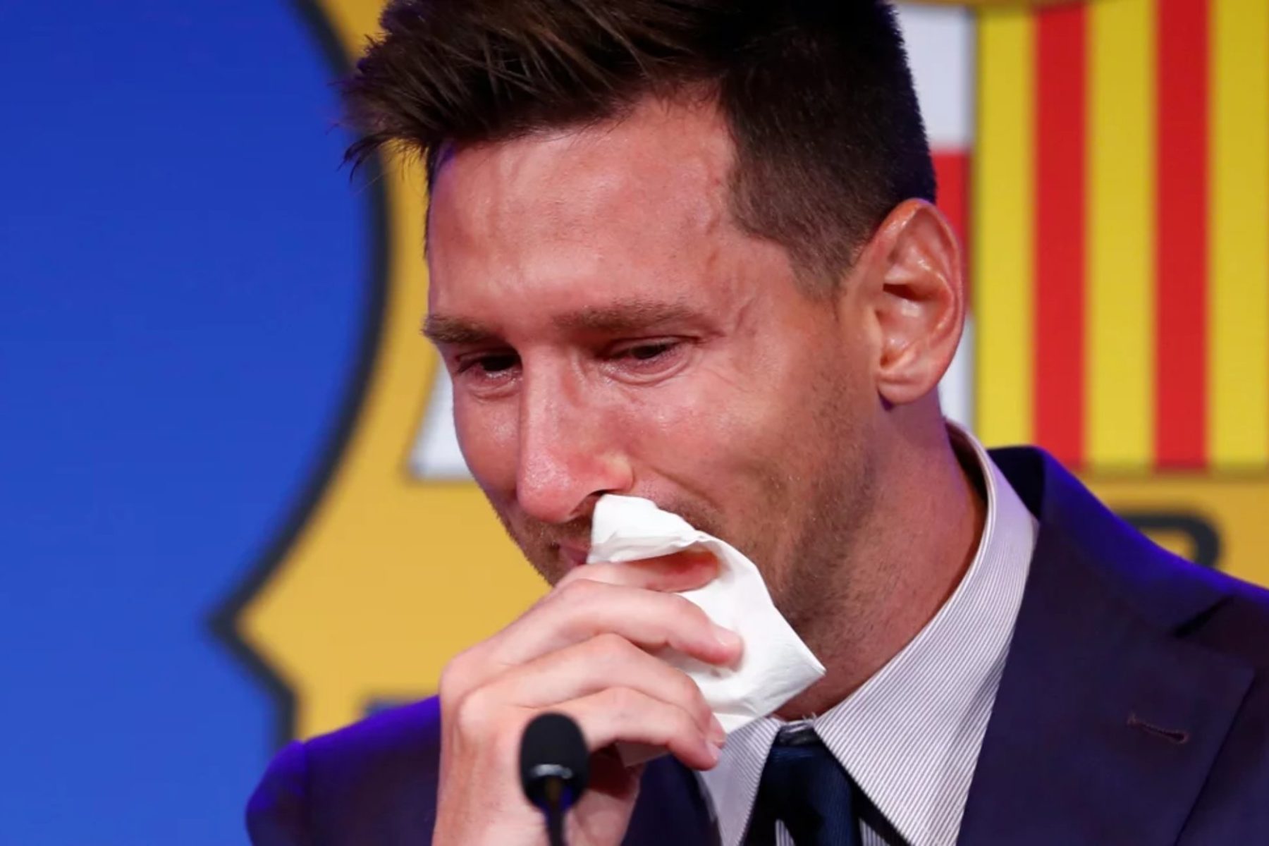 Mέσι: Σε δημοπρασία το χαρτομάντηλο που χρησιμοποίησε στο «αντίο» του στην Μπαρτσελόνα - Πωλείται σχεδόν 1 εκατ. ευρώ