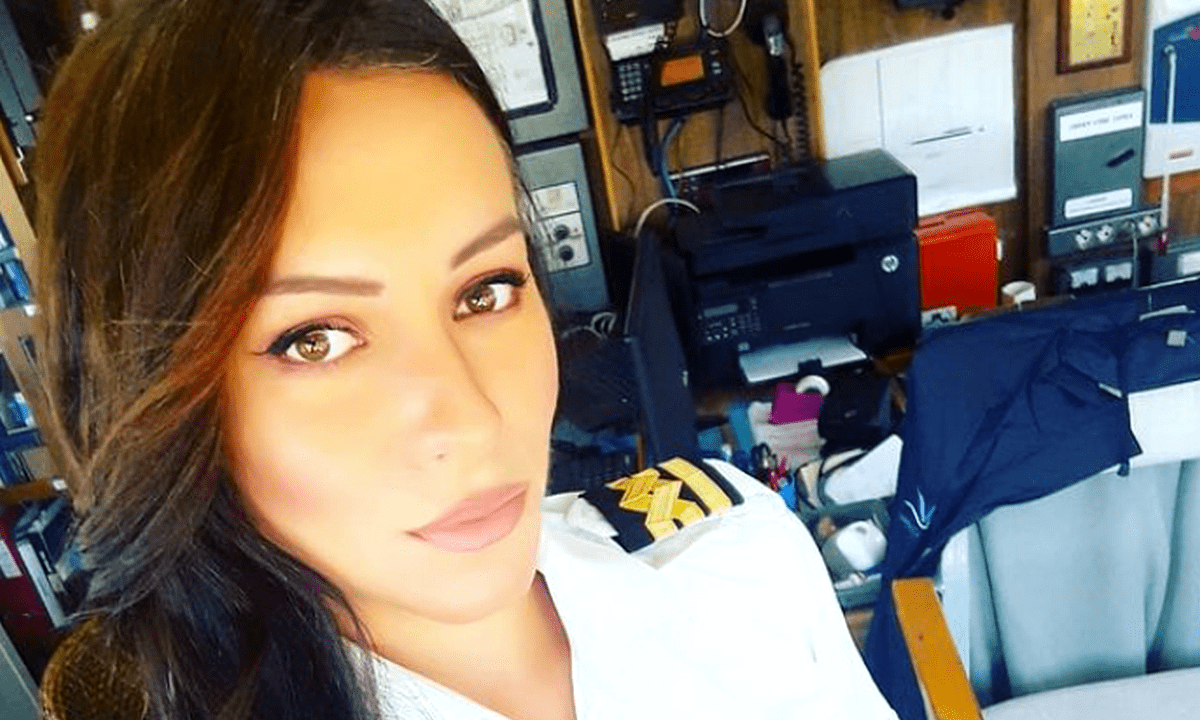 Μαριάνθη Κάσδαγλη: η μεγάλη έκπληξη που δέχτηκε στο πιλοτήριο του πλοίου που εργάζεται - Δείτε ποιοι την επισκέφτηκαν