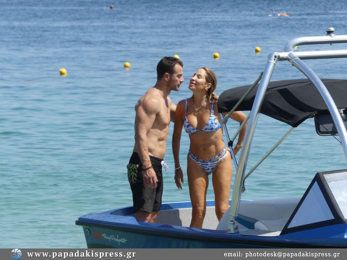 Γιώργος Αγγελόπουλος - Αννίτα Ναθαναήλ: μαζί σε παραλία της Σκιάθου