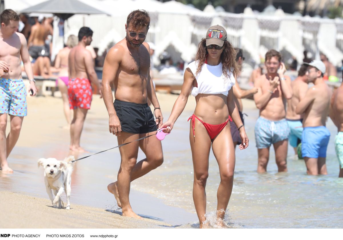 Ειρήνη Παπαδοπούλου: έφερε τον καύσωνα στη Μύκονο! Δείτε γιατί η τραγουδίστρια τράβηξε όλα τα βλέμματα με το αγαλματένιο σώμα της (φωτογραφίες)