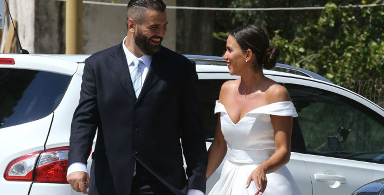 Κατερίνα Στικούδη: Η επέτειος γάμου με τον Βαγγέλη Σερίφη και οι αδημοσίευτες φωτογραφίες από τον γάμο τους