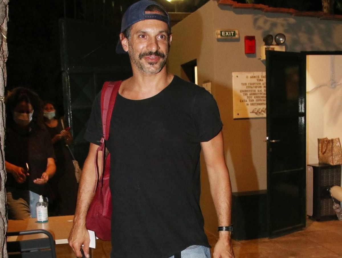 Γιώργος Χρανιώτης: βρήκε μικρόφωνο και τα έσπασε στην Τήνο