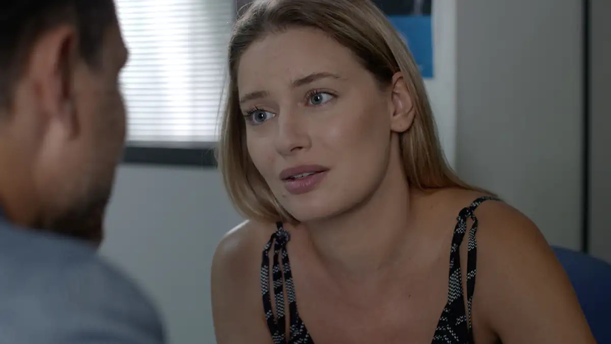 Ήλιος: η Αλίκη είναι αποφασισμένη να μοιραστεί το μυστικό της με τον Δημήτρη