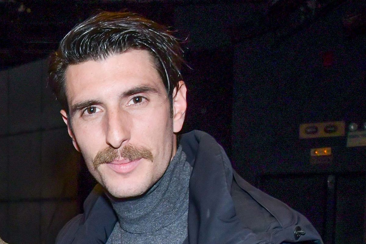 Γιώργος Γεροντιδάκης - Άγριες Μέλισσες: «Ο Μελέτης προσπαθεί να ρίξει ένα τείχος, το οποίο πέφτει συνέχεια πάνω του»