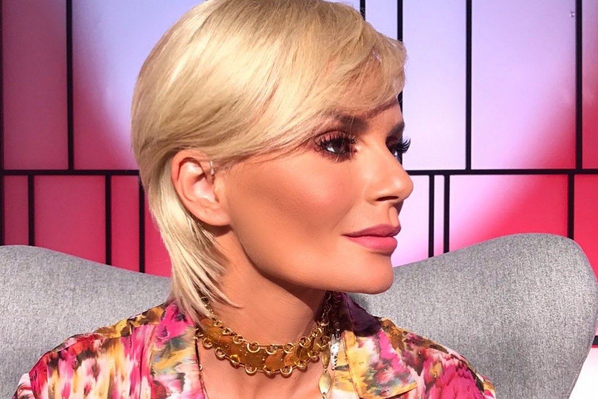 Η Έλενα Χριστοπούλου ξεκαθαρίζει- «Δεν είμαστε φίλες με την Βίκυ Καγιά»