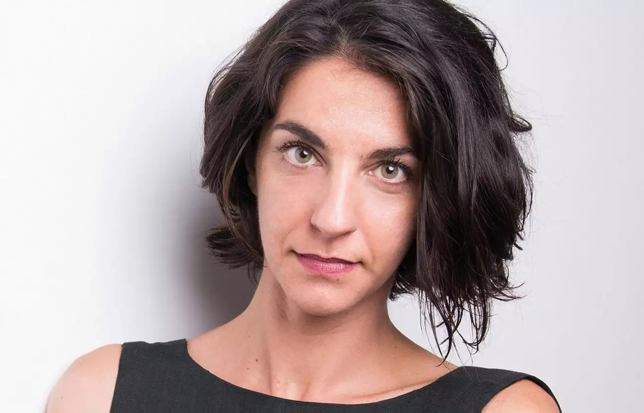 Ευφημία Καλογιάννη - Σασμός: «Αν και έχουμε δει πως η Ντίνα και ο Αντώνης έχουν κάποια σχέση, αυτός είναι αλλού και θα παραμείνει αλλού»