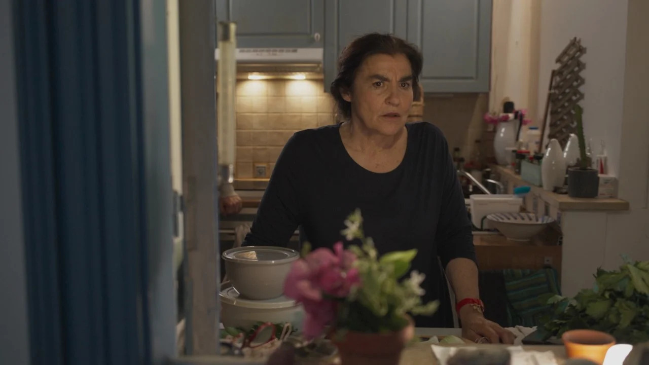 Η γη της ελιάς spoiler: η Μαργαρίτα υποψιάζεται τον Αλέξη κι αρχίζει να τον παρακολουθεί