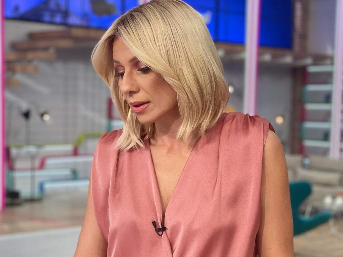 Κατερίνα Καραβάτου: Αποχώρησε άρον άρον από την εκπομπή της - Τι συνέβη;