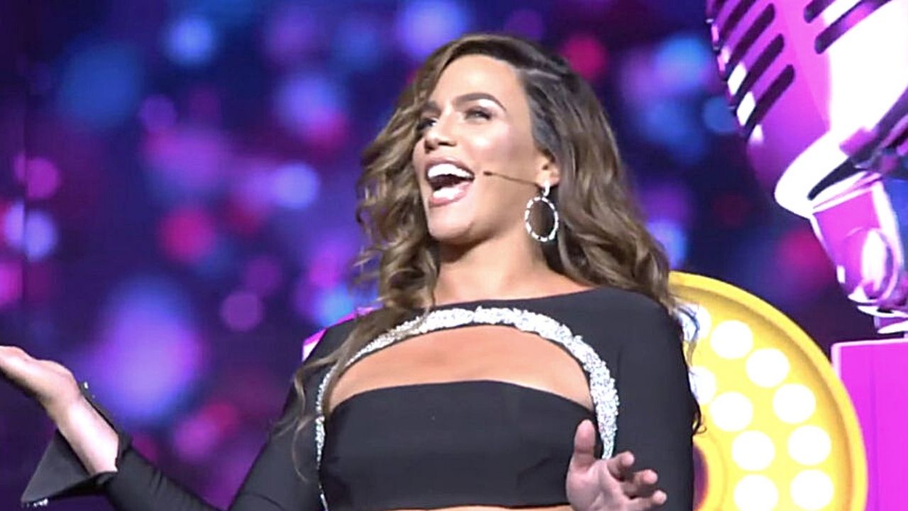 J2US: η Κατερίνα Στικούδη επέστρεψε πιο λαμπερή από ποτέ