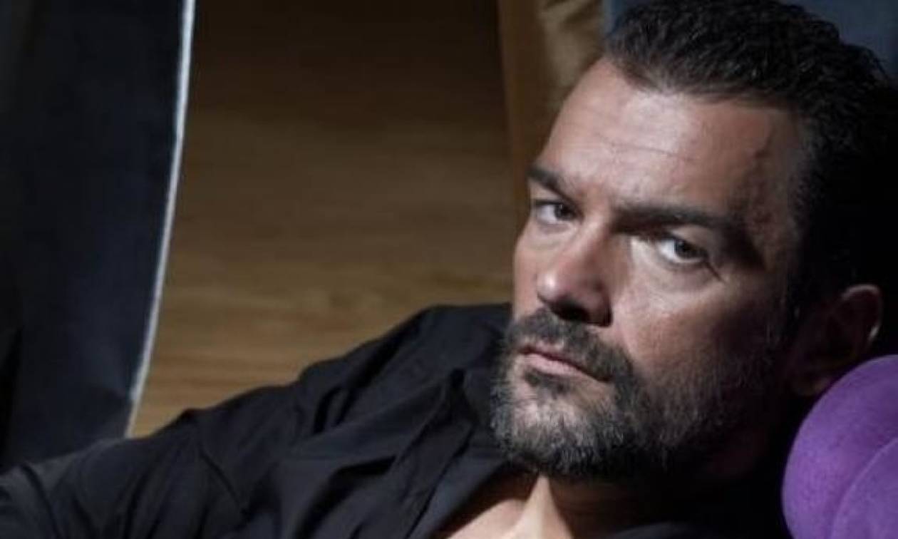 Κωνσταντίνος Καζάκος: «Είπα θα αφήσω τις δουλειές μου εδώ να πάω στην Αμερική; Ο βλάκας! Δεν πήγα και το έχω μετανιώσει»