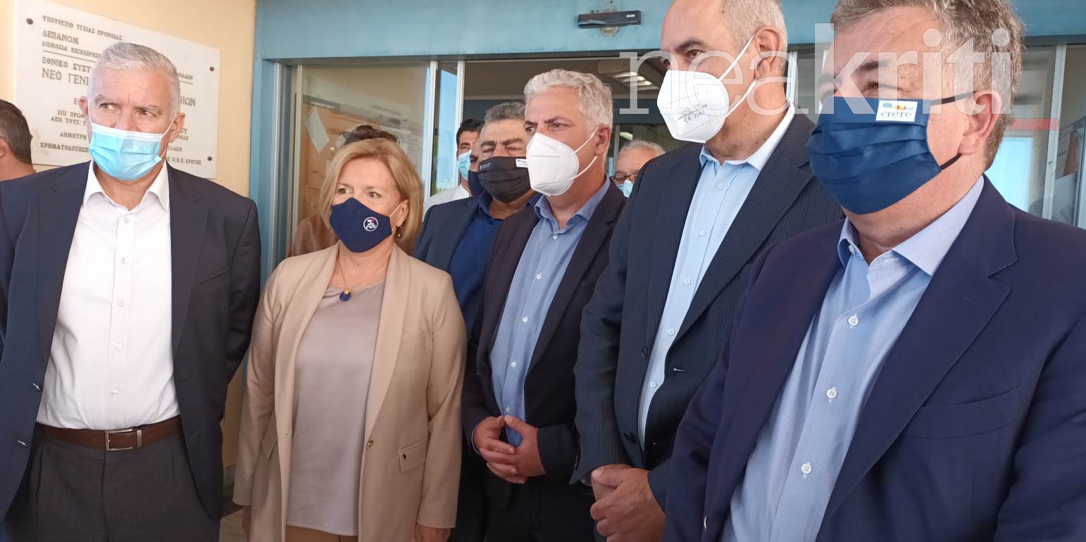 Γκάγκα: μεγαλύτερα οικονομικά κίνητρα στους υγειονομικούς για να εμβολιαστούν