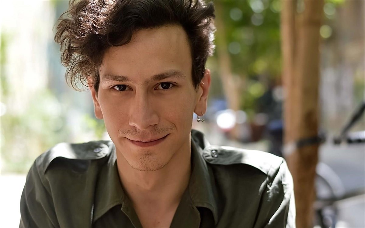 Μιχάλης Σαράντης: «Όπως όλοι έτσι κι εγώ έχω περάσει τα σκοτάδια μου και τη μάχη με τον εαυτό μου»