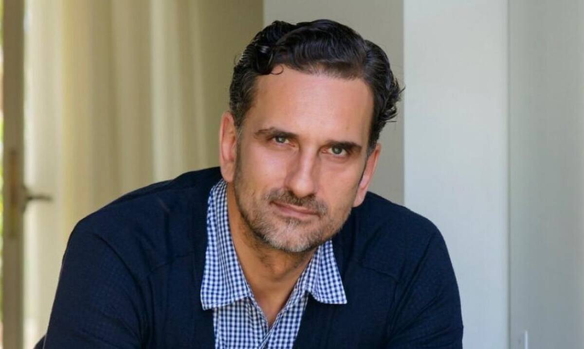 Νίκος Ψαρράς: «Ο κόσμος δεν είχε να φάει φακή και η τηλεόραση δίδασκε πως να φτιάξουμε πάπια Πεκίνου»