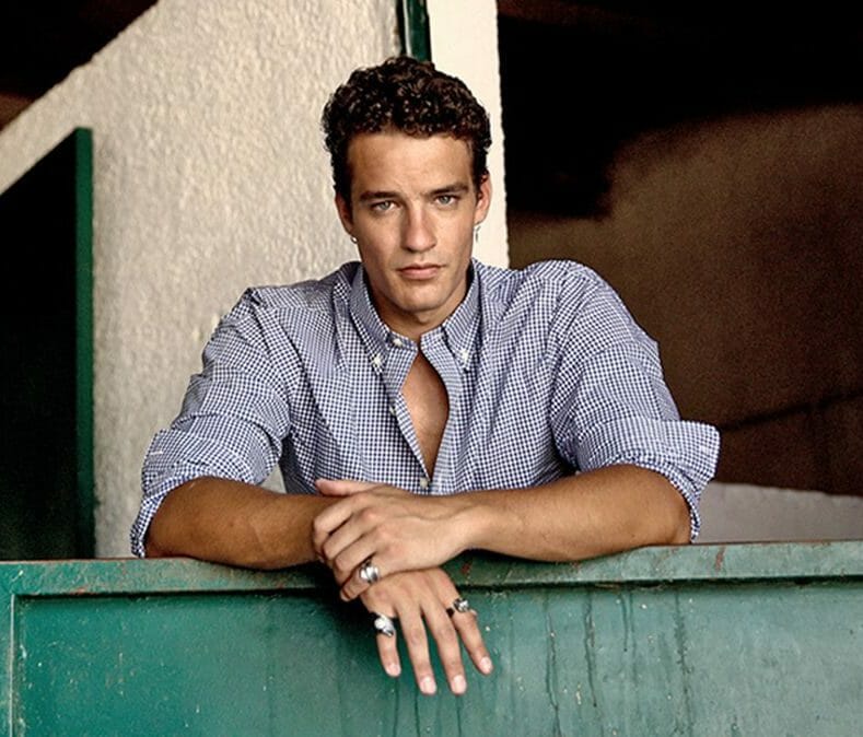 Λίαμ Άϊρλαντ: Σοκ! Φεύγει από τη Γη της Ελιάς