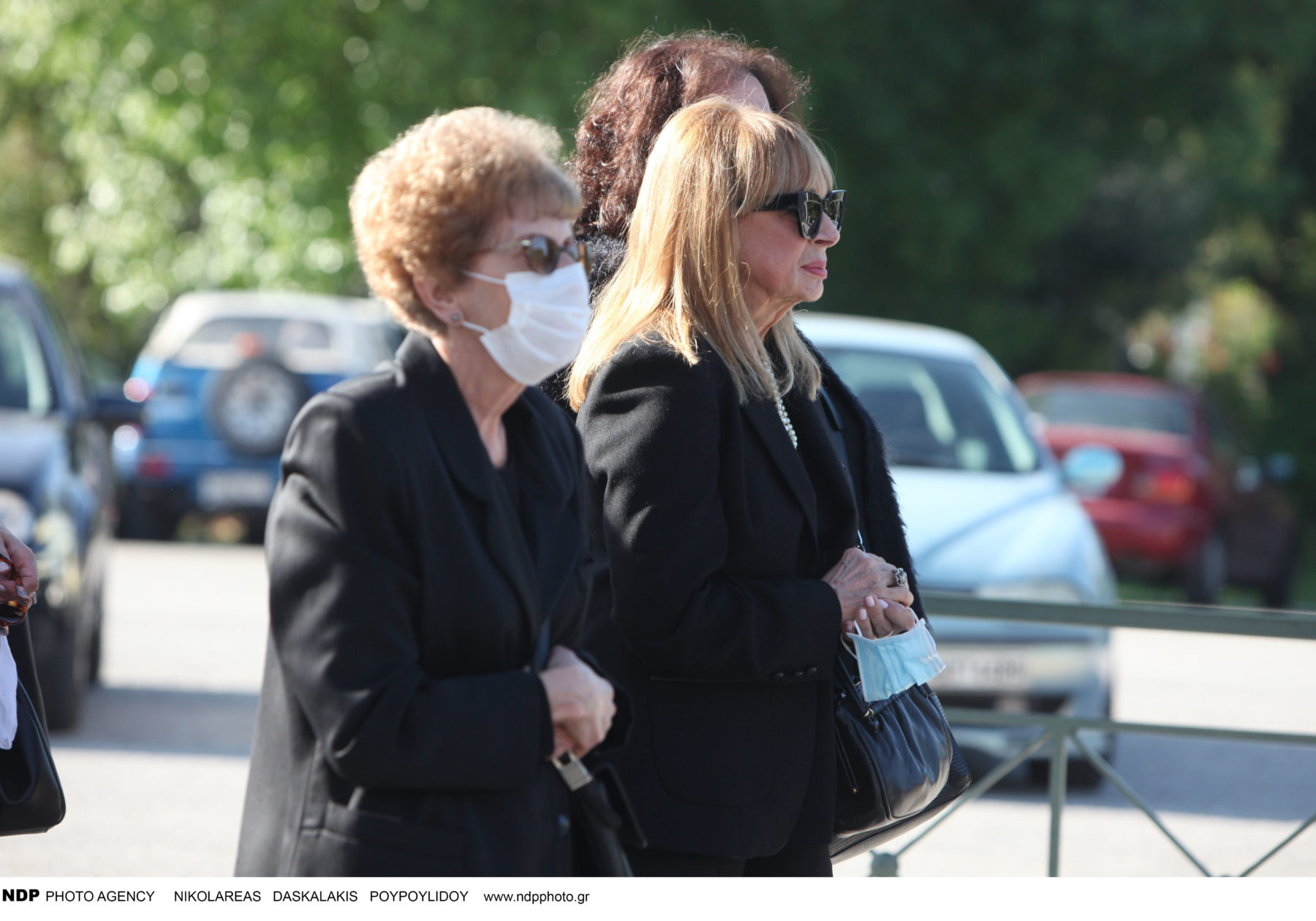 Τάκης Μπουγάς: Θλίψη στην κηδεία του συνθέτη - Καταρακωμένη η Φόνσου