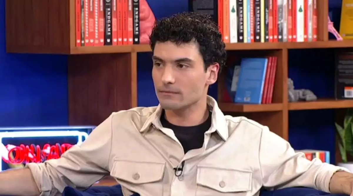 Δημήτρης Τσικλής - Άγριες Μέλισσες: «Το ήξερα εξαρχής ότι ο ρόλος θα πάει προς αυτή την κατεύθυνση - Δεν μου λέει κάτι η σεξουαλικότητα του ρόλου»