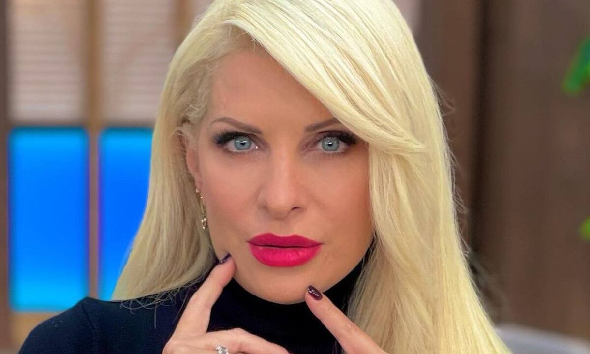 Ελένη Μενεγάκη: Με αυτές τις δύο ξεχωριστές φωτογραφίες ευχήθηκε στον γιο της για την ονομαστική του εορτή