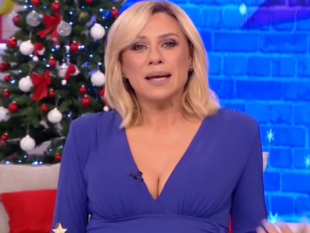 Η Κατερίνα Καραβάτου επέστρεψε στην εκπομπή μετά την περιπέτεια με τον κορονοϊό – Τα πρώτα λόγια της