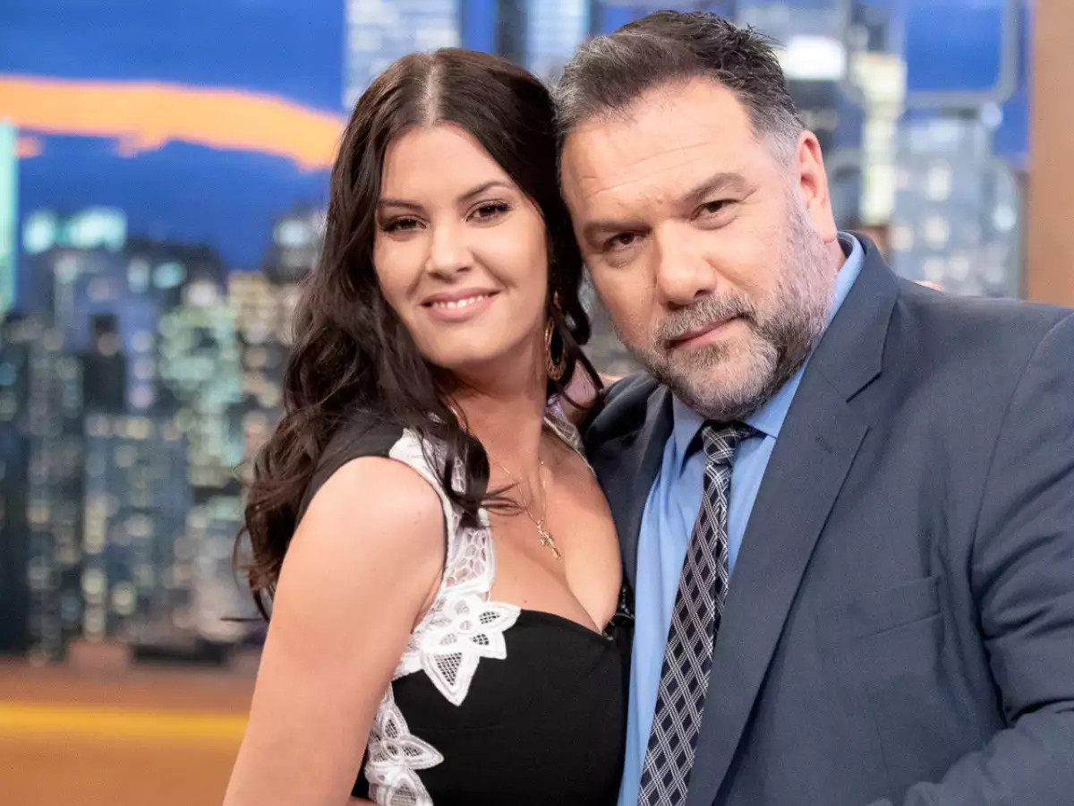 Μαρία Κορινθίου: «Θα κατακριθώ επειδή έχω πλούσιο ντεκολτέ και φοράω τον σταυρό μου...»