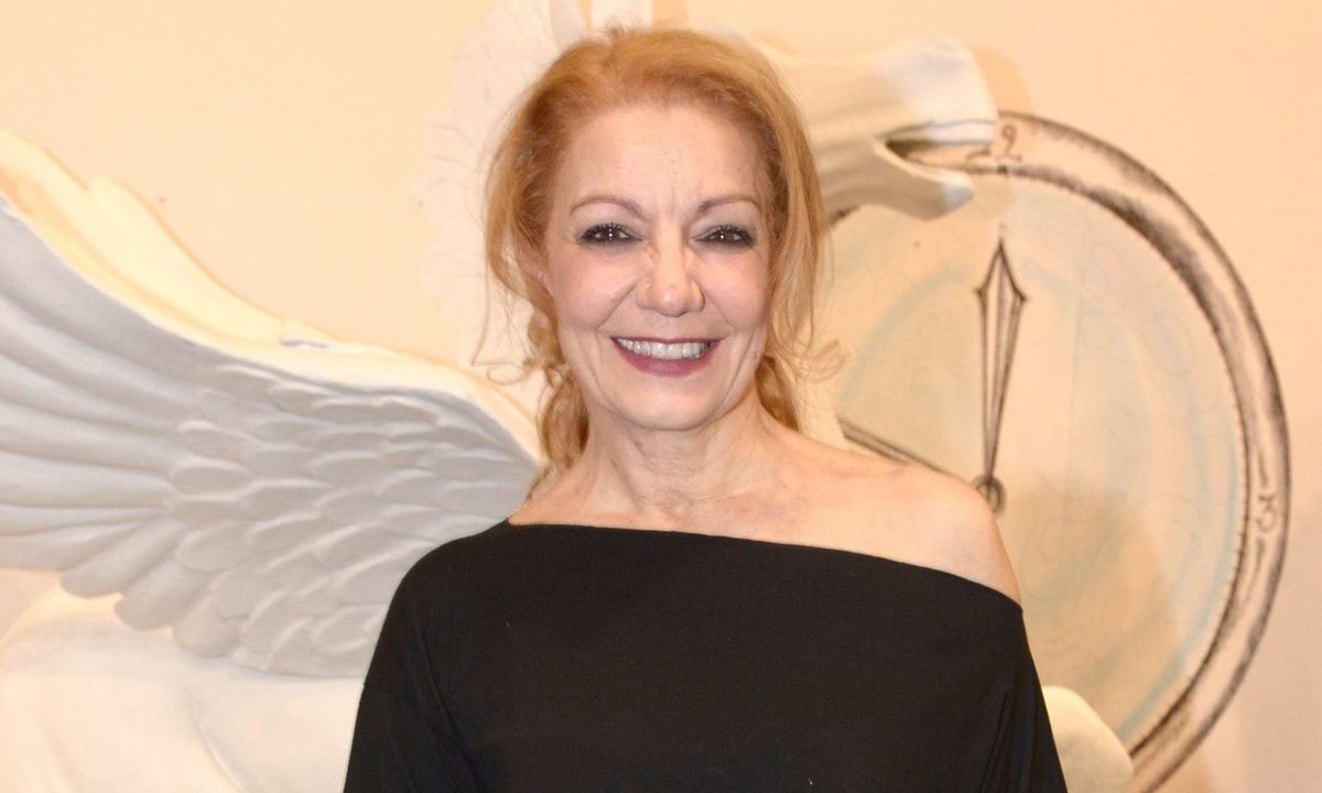 Πέμη Ζούνη: «Όταν έπαιζα στην τηλεόραση με τον Παπακαλιάτη και στο θέατρο με τον Γεωργούλη οι φίλες μου ήθελαν να με σκοτώσουν»