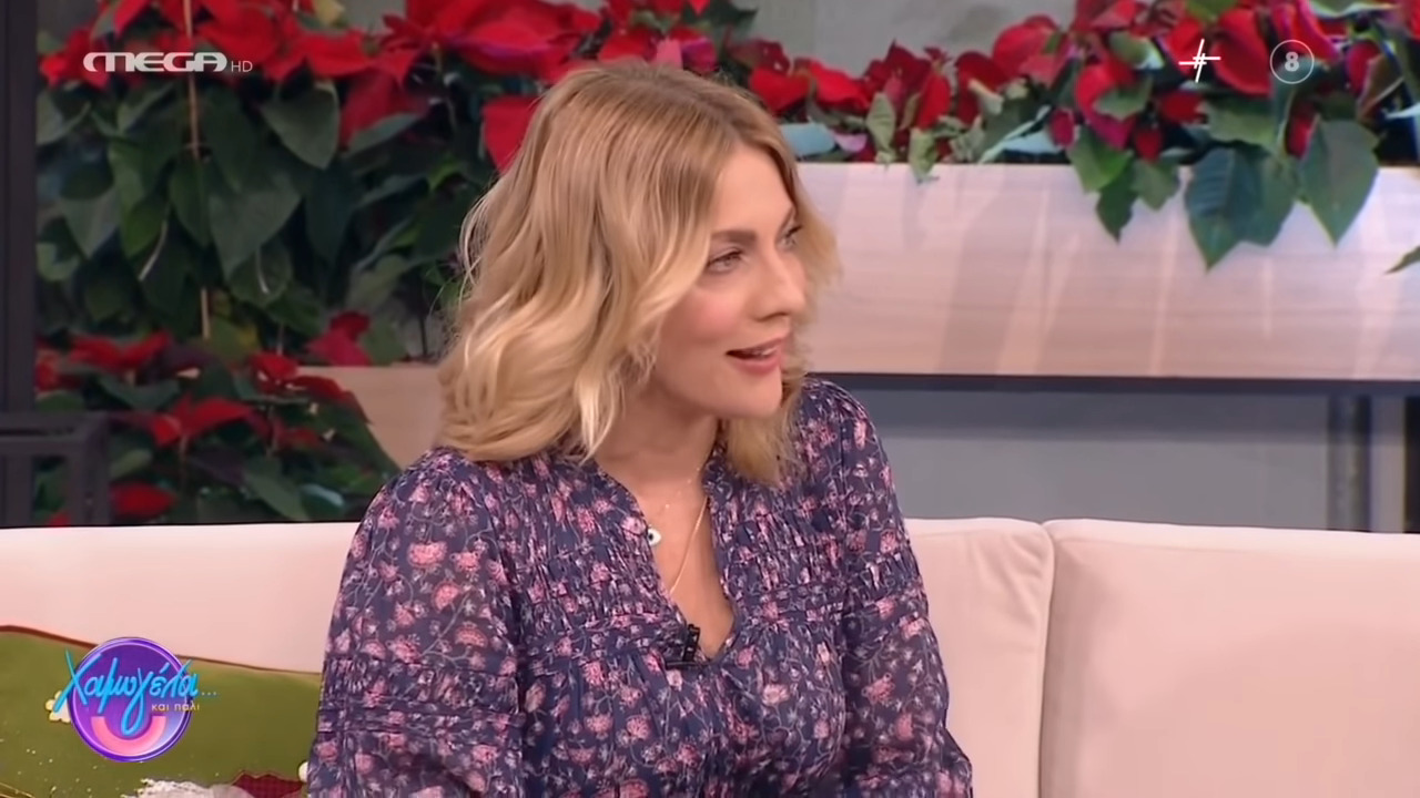 Σμαράγδα Καρύδη: «Οικειότητα με τον κόσμο απέκτησα όταν ξεκίνησα να παίζω σε κωμωδίες»