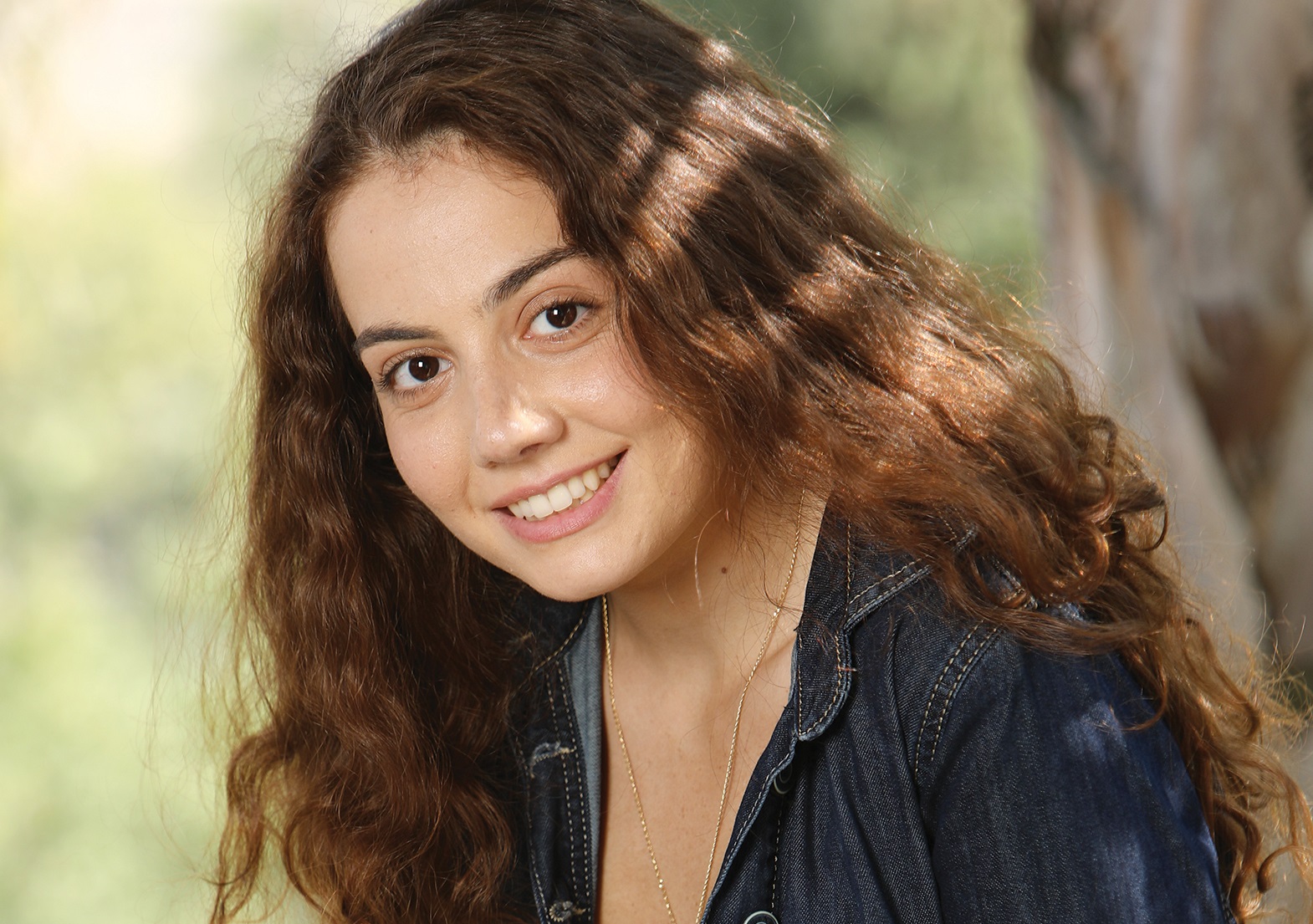 Η γη της ελιάς - Στέφανη Χαραλάμπους: «Η Άννα θα του κάψει όλο το αυτοκίνητο του Δημήτρη»