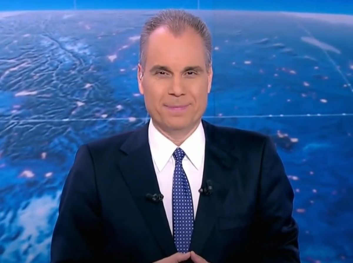 Νίκος Στραβελάκης: Παραμένει στο νοσοκομείο με κορονοϊό και πνευμονία