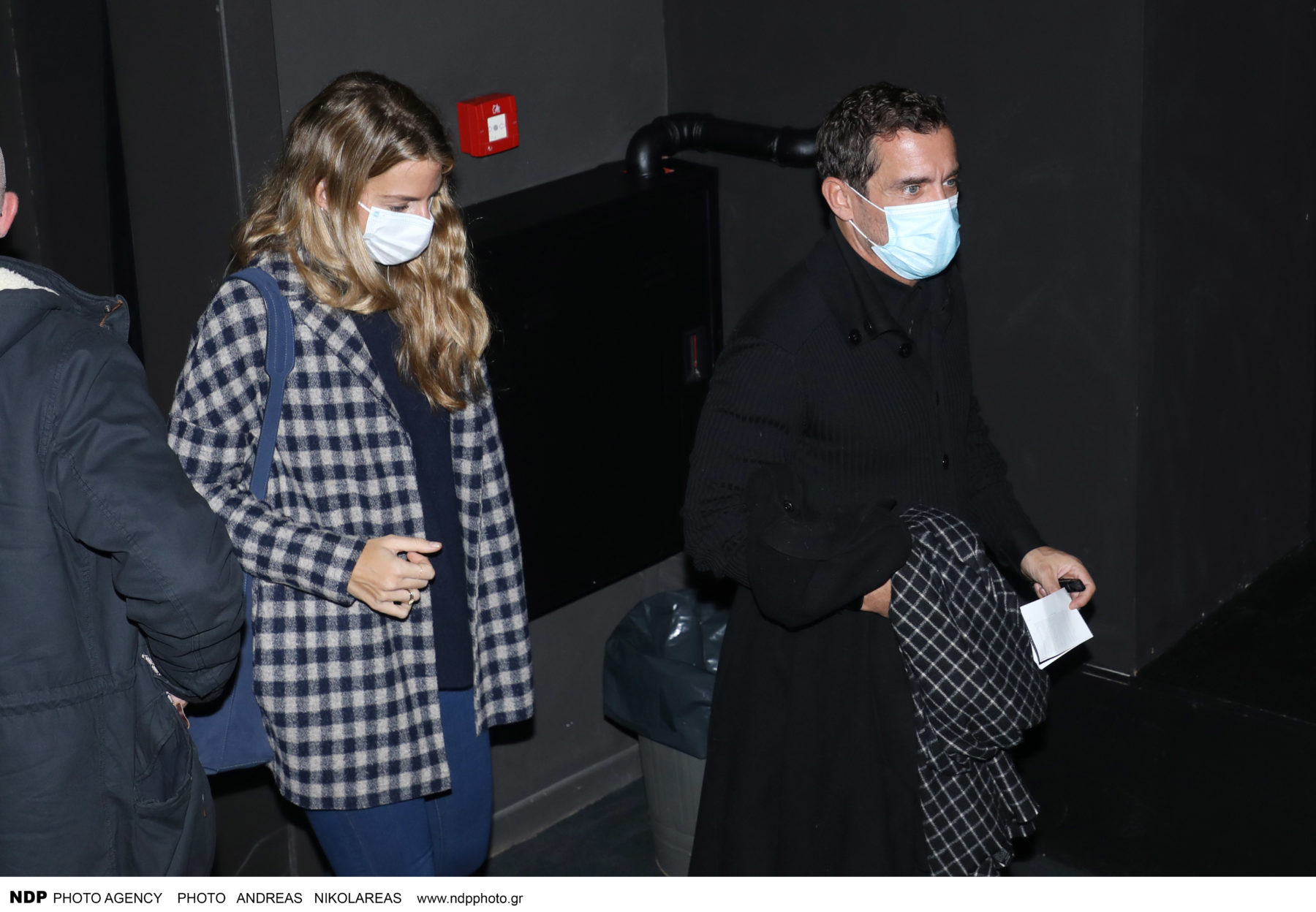 Χρυσή Βαρδινογιάννη - Κωνσταντίνος Μαρκουλάκης: Θεατρική βραδιά για το ερωτευμένο ζευγάρι (φωτογραφίες)