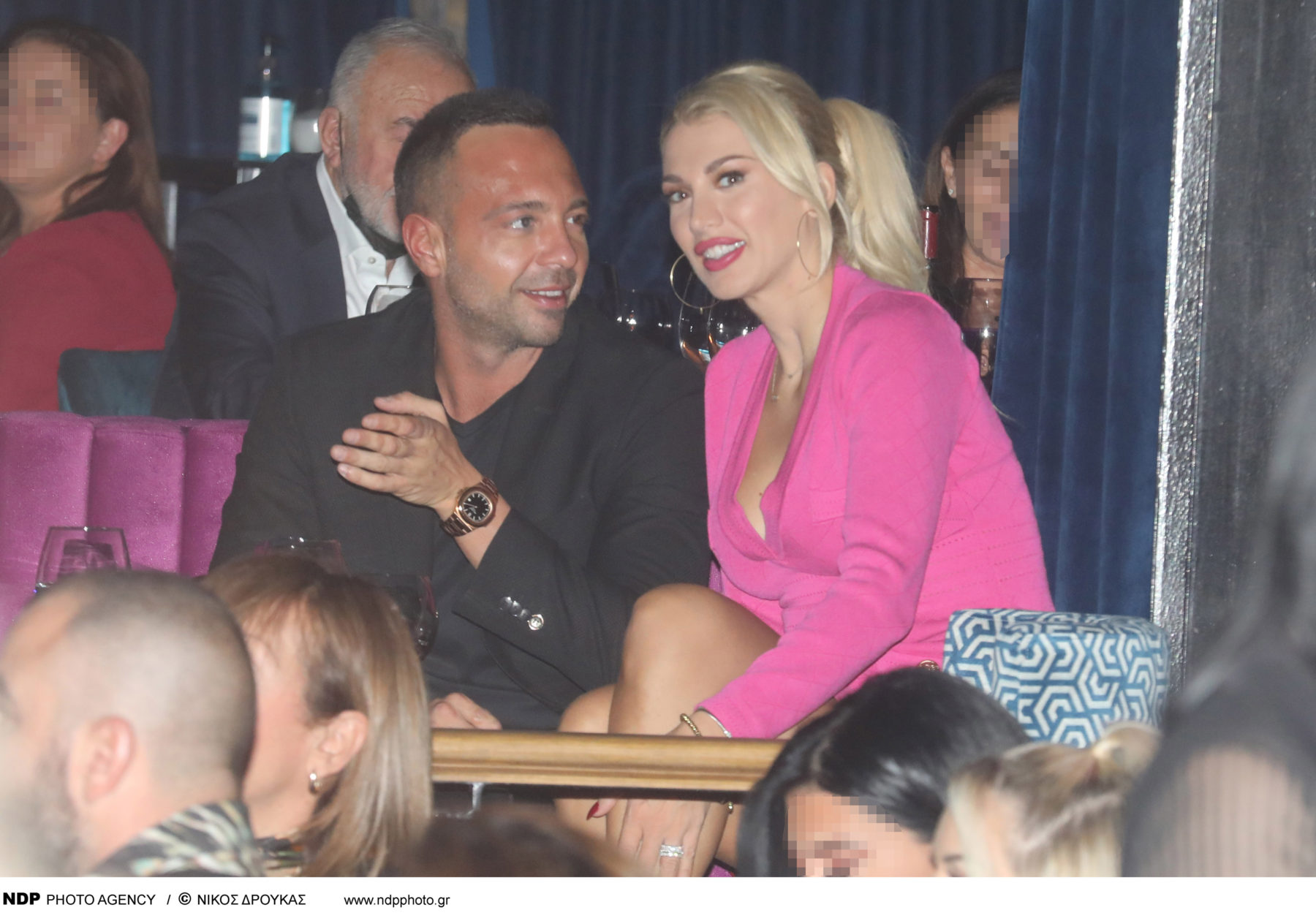 Κωνσταντίνα Σπυροπούλου: Μαζί με τον σύντροφό της τα «έσπασαν» στην Πέγκυ Ζήνα (φωτογραφίες)